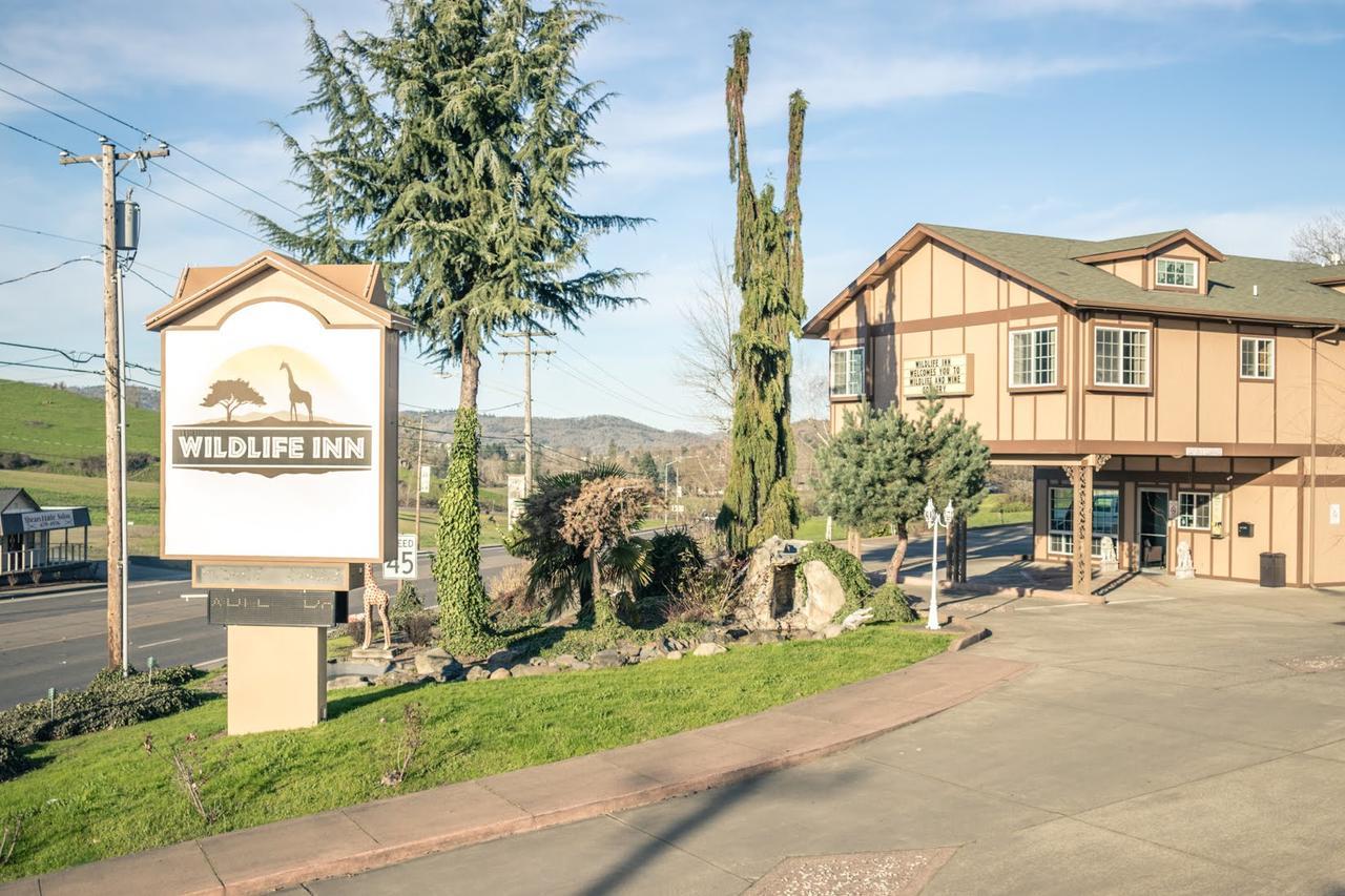 Wildlife Inn Winston Экстерьер фото